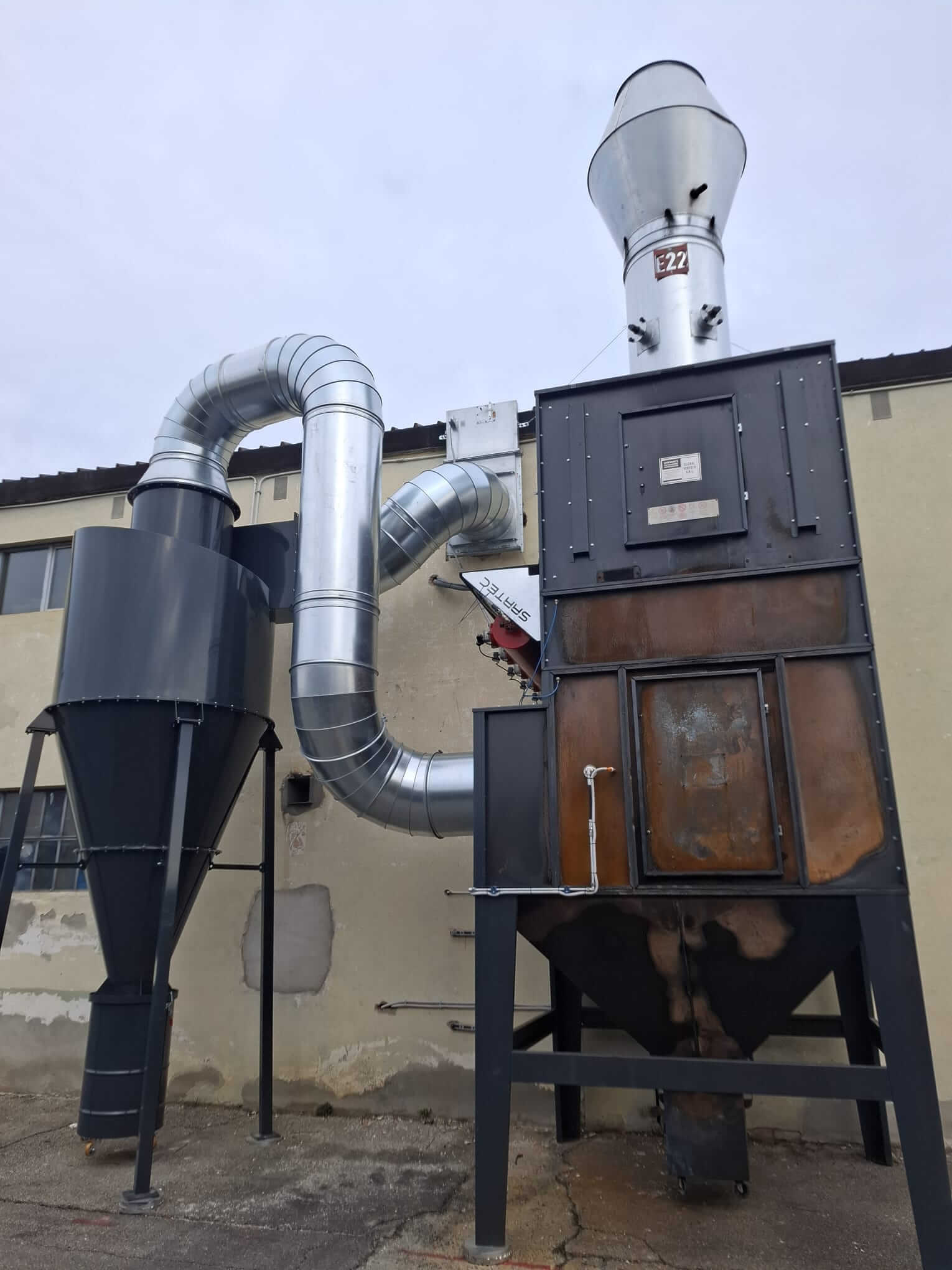 impianto industriale di aspirazione e filtrazione dell’aria per officina metalmeccanica o carpenteria - Sartec Impianti