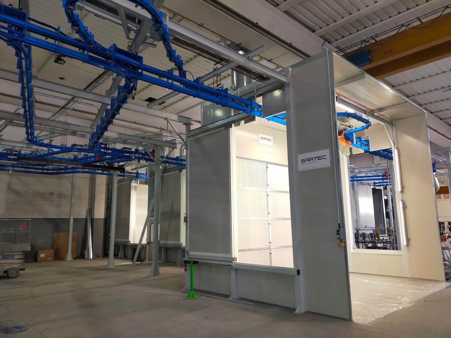 Cabina di verniciatura per legno con impianto di aspirazione integrato - Sartec Impianti